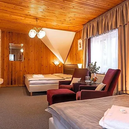 Schwarz Otel 3*