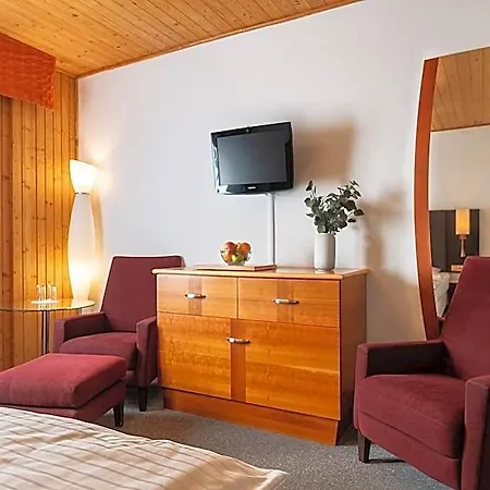 Schwarz Otel